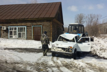 Фотография к новости: Машину районного замакима смыло талыми водами в ВКО