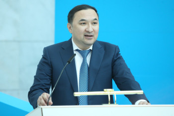 Фотография к новости: Ержан Бабакумаров: Книга «Эра независимости» - взгляд Елбасы на историю и будущее Казахстана