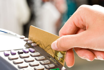 Фотография к новости: В РК предложили снизить комиссию с POS - терминалов для предпринимателей 