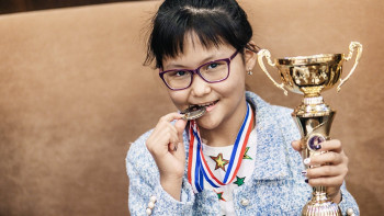 Фотография к новости: Шахматистка - вундеркинд из Казахстана Бибисара Асаубаева выиграла суд о клевете