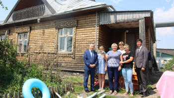 Фотография к новости: Пострадавшие от паводка семьи получили жильё в ВКО