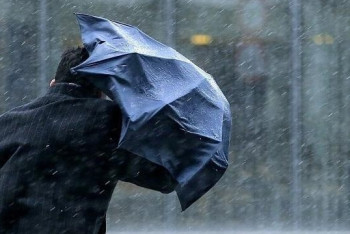 Фотография к новости: Штормовое предупреждение объявлено в двух областях Казахстана