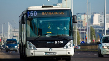 Фотография к новости: Что чаще всего забывают столичные пассажиры в автобусах, рассказали в акимате