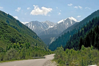 Фотография к новости: Туристы из России все больше интересуются Казахстаном