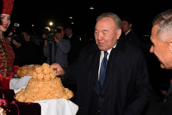 Фотография к новости: Назарбаев приехал с визитом в Татарстан 