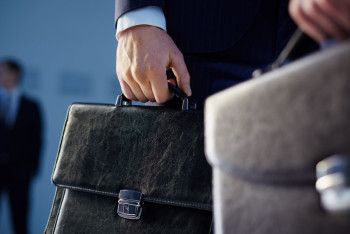 Фотография к новости: Служащим четырех госорганов Казахстана вводят новую оплату труда