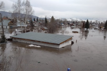 Фотография к новости: ЧС объявлено в Зыряновском районе ВКО, эвакуировано более 400 человек