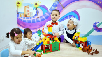 Фотография к новости: В детских садах Шымкента у малышей снимают отпечатки пальцев