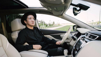 Фотография к новости: Айкын впервые показал фото своего годовалого сына