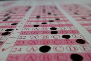 Фотография к новости: Не наказывать школы "завалившие" ЕНТ призвал акимов Сагадиев 