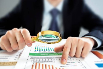 Фотография к новости: Казахстанцы с каждым годом всё больше вязнут в долгах - эксперты 