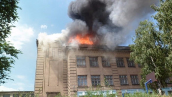 Фотография к новости: Учеников сгоревшей в Караганде школы разместили в соседнем учебном учреждении