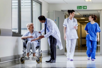 Фотография к новости: Обеспечить жильём столичных медработников с низкой зарплатой предложили в "Нур Отане"