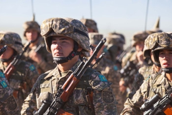 Фотография к новости: В армию этой весной призовут 17 тысяч казахстанцев