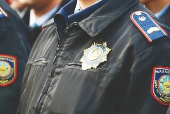 Фотография к новости: Полиция Астаны задержала женщину, похитившую у бизнесмена 10 млн тенге