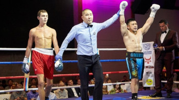 Фотография к новости: Казахстанец дебютировал на профи-ринге с нокаута 