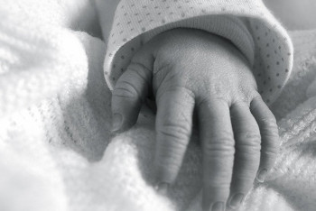 Фотография к новости: Мёртвый ребёнок найден на набережной в Астане