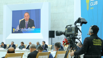 Фотография к новости: Нурсултан Назарбаев предложил провести в Астане конференцию по безопасности в Евразии