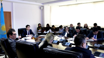 Фотография к новости: Что мешает бизнесу работать, обсудили в МНЭ