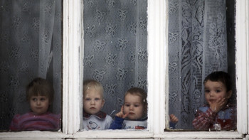 Фотография к новости: Шанс на счастливое детство: стоит ли в Казахстане закрывать детские дома