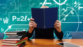 Фотография к новости: В 2019 году зарплату поднимут 90 тыс. казахстанских  учителей 