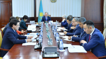 Фотография к новости: Нигматулин провел заседание Бюро Мажилиса
