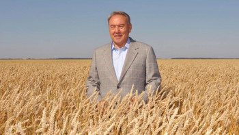 Фотография к новости: Я ведь тоже сельский парень - Архивное видео с Назарбаевым опубликовано в сети 