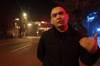 Фотография к новости: Видео казахстанского рэпера, гонявшего проституток камчой, изучает полиция Алматы  