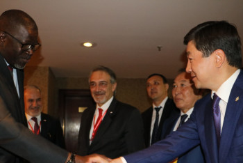 Фотография к новости: Казахстан оказал другим странам гуманитарную помощь на 100 млн долларов – Байбек