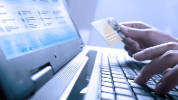 Фотография к новости: В Актобе 82% госуслуг перевели в электронный формат