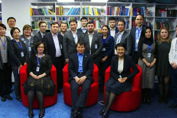 Фотография к новости: С неэтичным поведением госслужащих можно бороться без силовых методов – Шпекбаев  