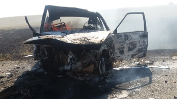 Фотография к новости: Автомобиль сгорел на трассе в Костанайской области, пассажирка погибла
