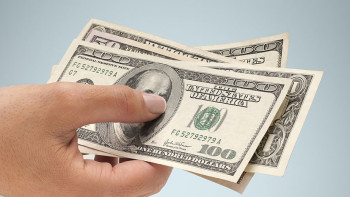 Фотография к новости: KASE: Курс доллара составил 369 тенге