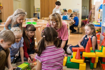 Фотография к новости: По новым правилам будут принимать малышей в детсады Алматы