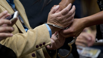 Фотография к новости: За взятку в размере 50 тыс тенге на пять лет осужден сотрудник полиции в Караганде