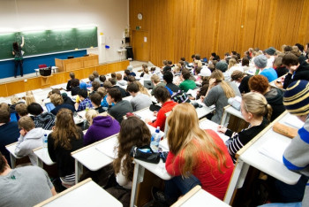 Фотография к новости: Не сумевшей окончить школу молодёжи ВКО выдадут гранты 