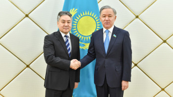 Фотография к новости: Нигматулин принял посла Кыргызстана в Казахстане Кулубаева  