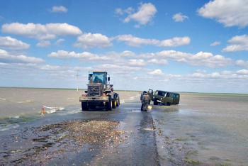 Фотография к новости: "Таблетка" перевернулась и утонула в реке в Акмолинской области