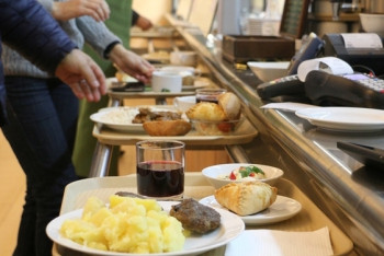 Фотография к новости: О нарушениях заявляют, а об устранении нет - сеть столовых высказала претензии СЭС