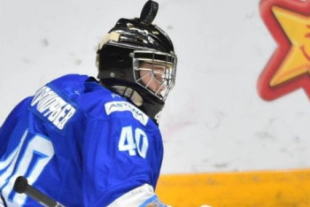 Фотография к новости: Хоккеист порезал коньком горло 16-летнему казахстанскому вратарю