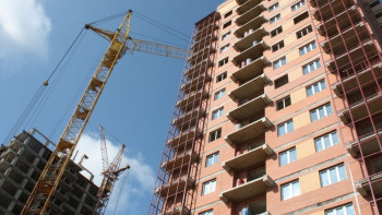 Фотография к новости: 13 жилых комплексов без разрешений на привлечение денег дольщиков выявили в Алматы