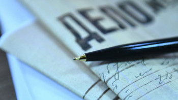 Фотография к новости: Уголовное дело завели по факту падения остановки на женщину с детьми в Актобе