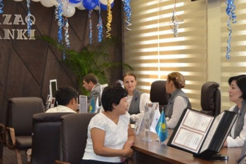 Фотография к новости: Qazaq Banki приостановили лицензию на приём депозитов от населения