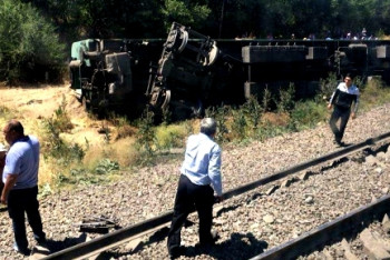 Фотография к новости: Люди плакали и кричали - подросток помогал людям выбраться из перевернувшихся вагонов