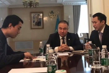 Фотография к новости: Китайским компаниям предложили инвестировать в экономику Акмолинской области