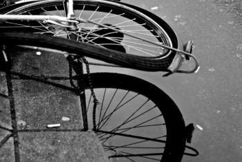 Фотография к новости: Наезд легковой машины на велогонщиков прокомментировали в ДВД Астаны