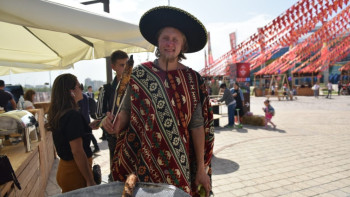 Фотография к новости: Праздник яблок и хорошего настроения: как Алматы отмечает 1002-летие