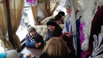 Фотография к новости: Новогодний трамвай порадовал павлодарцев