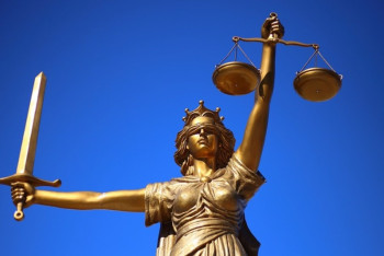 Фотография к новости: Темиртаусцы убили двух человек и пытались сбежать в Украину: начался суд