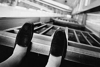 Фотография к новости: Девятиклассница скончалась, упав с восьмого этажа недостроенного здания в Талдыкоргане